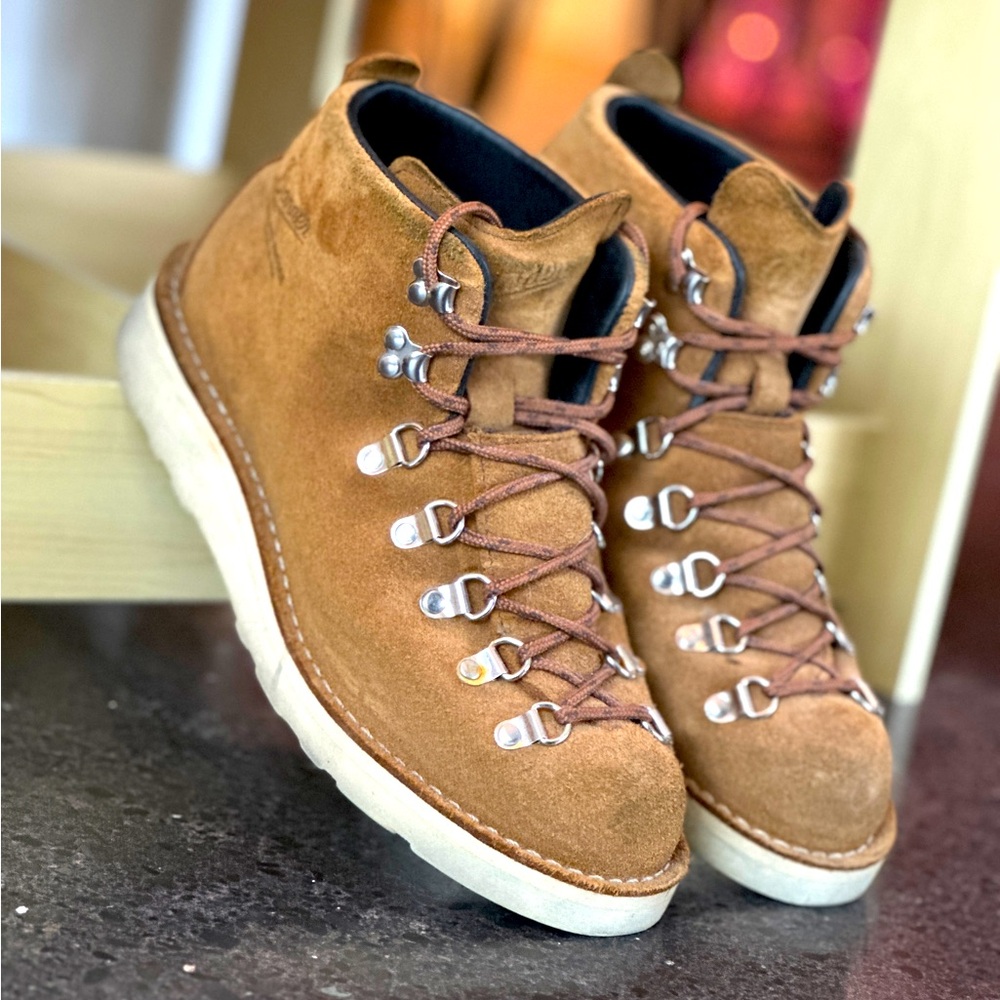 Danner Mountain Light Pettygrove size 9EE